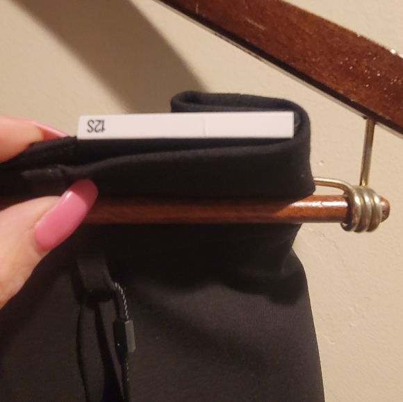 High-waisted pleated pants - Picture 5 of 7